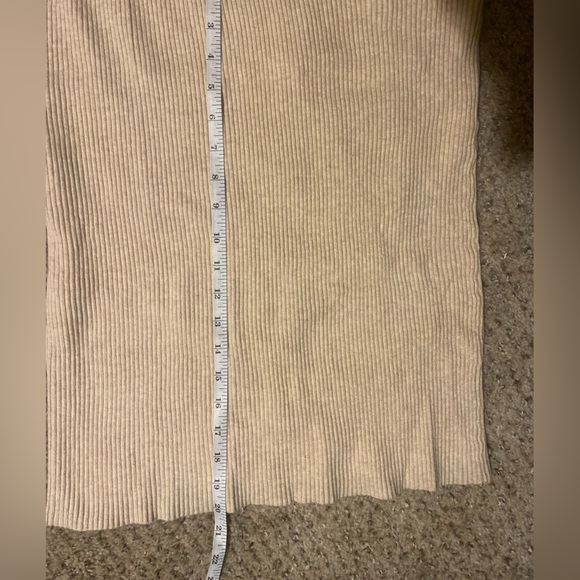 ❤️Old navy cozy crème high-waisted rib-knit mini skirt - Picture 6 of 6